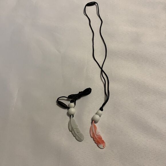 Feather necklaces with pop closures - Picture 2 of 5